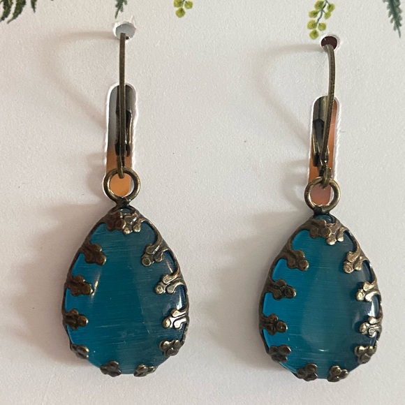 Cats eye smooth Blue Teardrop Earrings - Picture 5 of 5